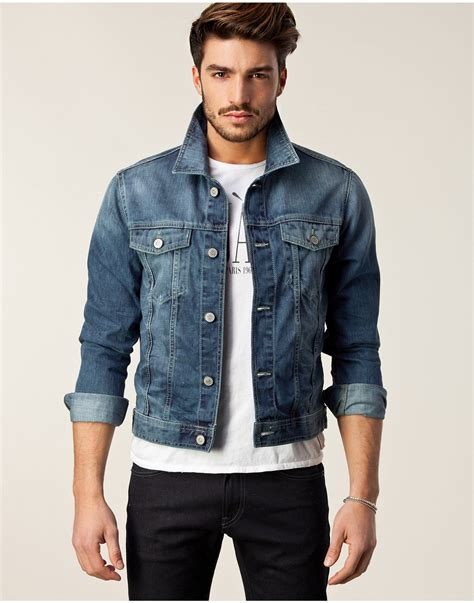 Jacket in denim 